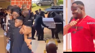 Zubby Michael In Tears As He Attends Junior Pope Burial In Enugu