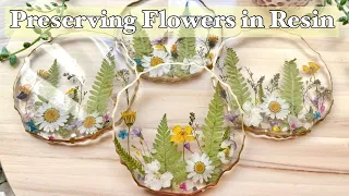 Preserving Flowers in a Resin Coaster Set