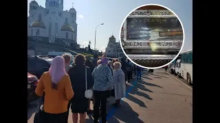 Многотысячная очередь к мощам Спиридона в Екатеринбурге