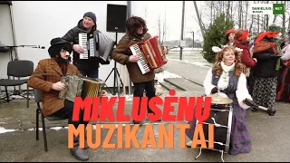 Miklusėnų Užgavėnių muzikantai: Vilma, Kęstutis ir du Antanai. Alytaus rajonas