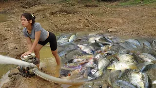 Uniques Fishing, Catching Fish With Pump, Harvesting A Lot Of Fish In The Lake