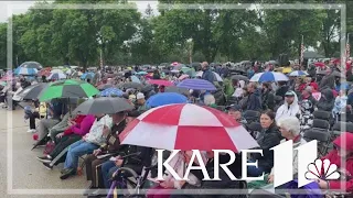 Hundreds mark Memorial Day at Fort Snelling