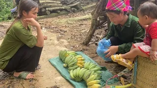 A 19-year-old single mother breaks bananas to sell and raise more puppies.