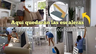 Aqui van quedar las escaleras🪜||Forma fácil de limpiar el sofa✅||Limpiando mi casita en construcción