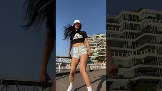 Mia Because You Move Me | #Shuffle Dance Video