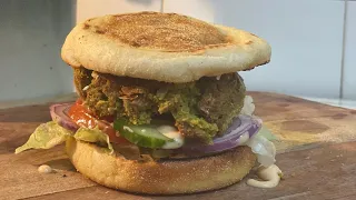 Tasty Vegetarian Falafel Burger Recipe | High Protein | Healthy | Quick Lunch and Dinner Ideas