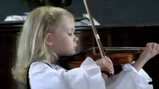 Paganini played by a 5-year-old violinist