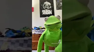 Kermit and Elmo sing It's Going Down by The X-Ecutioners with Mike Shinoda - Puppets