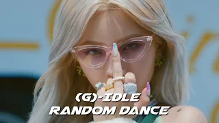 (G)-IDLE RANDOM PLAY DANCE