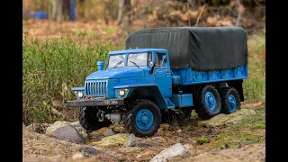 Cross RC UC6 - Blue Ural 4320 - forest off-road