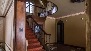 Exploring a Millionaire's Abandoned Mansion with ALL Belongings Left [Entire Family Evacuated]