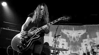 Acid King - Lori S guitar solo