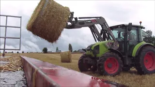 Ramassage des bottes de paille