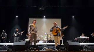 The Simon and Garfunkel Band plays “Teacher’s Pet” from School of Rock