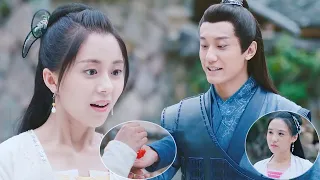 He lovingly gave his sweetheart a precious gift, made the sly girl very jealous💕ChineseDrama