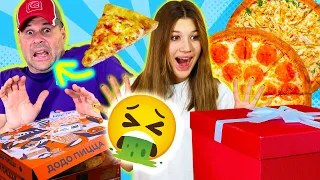 ULTIMO EN DEJAR DE COMER PIZZA GANA LA CAJA MISTERIOSA! 🎁 | Yippee Family