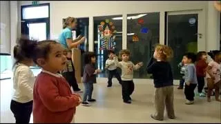 people and baby - Atelier de danse en crèche