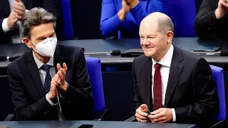 Olaf Scholz vom Bundestag zum neuen Bundeskanzler gewählt