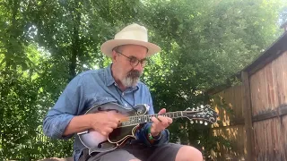 John Reischman playing his song Little Pine Siskin on the Karasik Loar signed Gibson