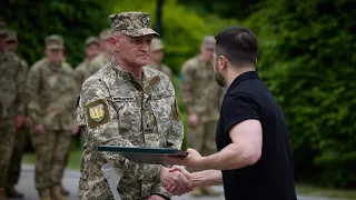 Зеленський вручив державні нагороди з нагоди Дня піхоти