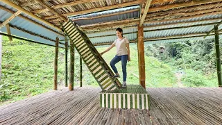 Build wooden and bamboo stairs to go upstairs for bamboo house