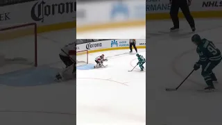 VITEK VANECEK🔥 This remarkble desperation save secures the win fir the "Devils" #nhl #hockey