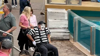 Tom The Famous SeaWorld Mime Entertaining at SeaWorld Orlando