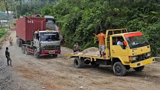 Trailer Truck Runs Out of Engine Power - Pulled From Climb #truck #bus