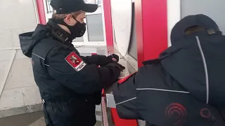 Контролеры "Организатор перевозок " орудуют на Курском, штрафуют нерусских.Хамский сотрудник ЦППК