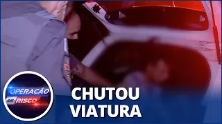 Homem acusado de agredir esposa confronta polícia: “Vocês não conduzem nada”