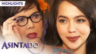 Carlota happily welcomes Stella | Asintado