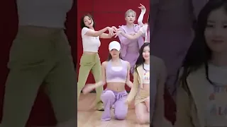 twice’s talk that talk dance practice but it’s a momo fancam