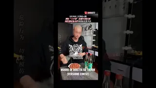 Influencer cinese muore in diretta su TikTok dopo aver bevuto tre bottiglie di alcol