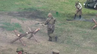 В Витебске реконструкторы воссоздали бой у моста Блохина в июне 1944 го