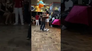 Samba de gafieira! sequência de pião!!