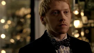 Rupert Grint as Charlie Cavendish | Snatch 1x01