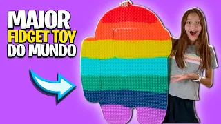 COMPREI O MAIOR FIDGET TOY DO MUNDO | UM POP IT DO AMONG US