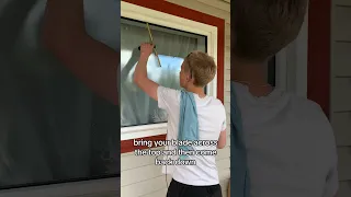 How to fan a window 🪟🧼 #hustle #sidehustle #windowcleaning