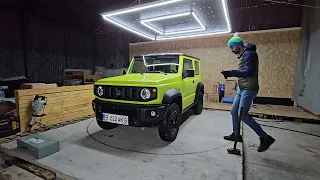 Suzuki Jimny pe Elevator