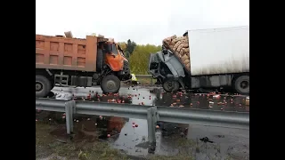 Самые страшные аварии грузовиков - Подборка.