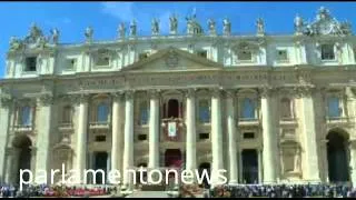 20 04 2014 PAPA FRANCESCO MESSAGGIO E BENEDIZIONE URBI ET ORBI