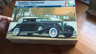 Italeri 1933 Cadillac Fleetwood unboxing