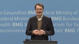 Bundesgesundheitsminister Prof. Karl Lauterbach über die Maskenpflicht im Fernverkehr