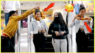 VARMALA 😜 PRANK ON CUTE GIRLS ON ESCALATOR !! Varmala Prank on Escalator #viral