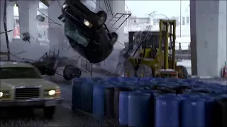 Fringe - Car Chase Scene (S01E01) (1080p)