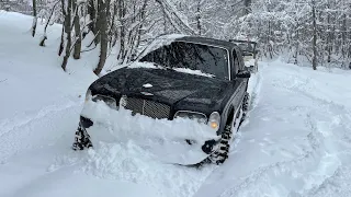 Bentley Arnage on 40 maxxis trepador vs Gaz69 in deep snow!) Самый лучший пухляк)