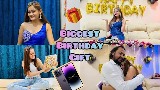 OMG! Pre Birthday Celebration Pe mila Most Expensive Surprise gift Frm Mom Dad New Iphone 14 ProMax?