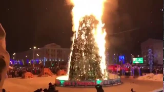 Сахалин- пожар Главной Новогодней ёлки