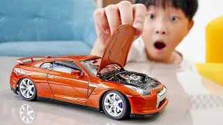 Yejun learns how to assemble toy car | Toy story for children