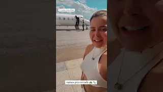 MARAISA MOSTRANDO O SEU AVIÃO